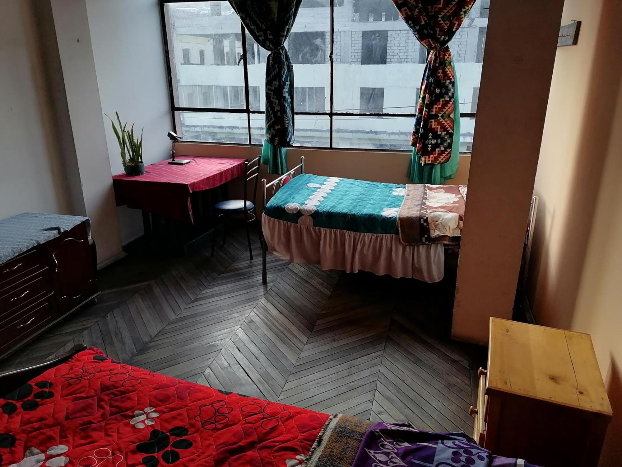 Latinos Brothers House Quito Rom bilde