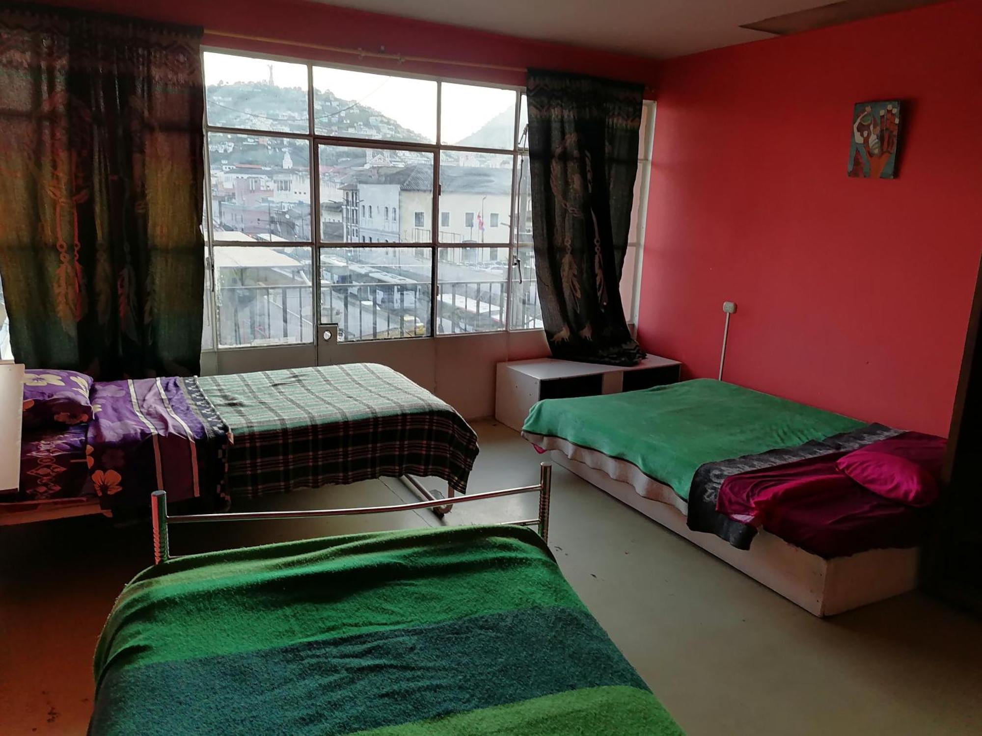 Latinos Brothers House Quito Rom bilde