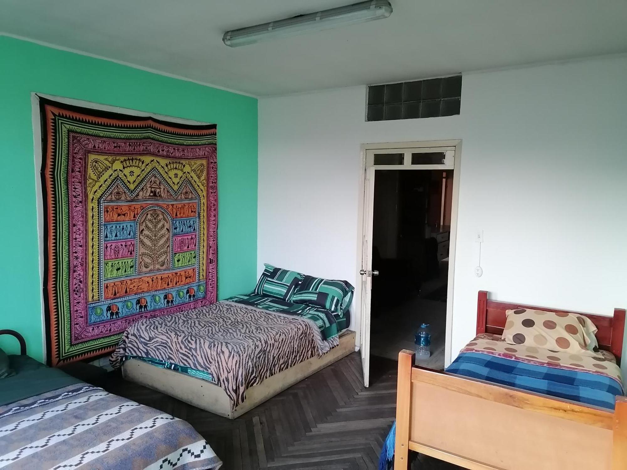 Latinos Brothers House Quito Rom bilde